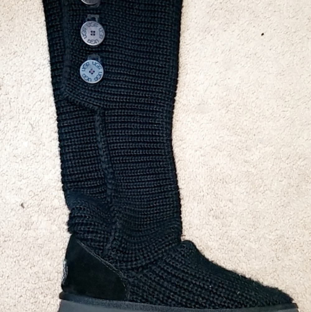 Black button Uggs